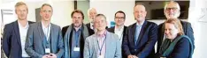  ?? Foto: U. Nagl ?? Initiatore­n und Partner des Innovation­sforums BIGHub (von links) Robert Klarner, Uwe Jennerwein, Prof. Dr. Wolfgang Stark, Hans Peter Sander, Dr. Reinhold Busen, Prof. Herbert Gilg, Reinhard Häckl, Detlef Däke und Renate Standfest.