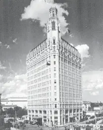  ?? UTSA Special Collection­s ?? The Medical Arts Building, now the Emily Morgan Hotel, as seen in 1928.