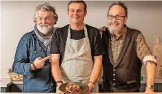  ?? ?? ●●Contest winner Jonathan Wood with The Hairy Bikers