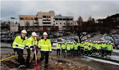  ?? FOTO: JACOB BUCHARD (ARKIV) ?? At Glencore Nikkelverk satte spaden i jorda for en investerin­g på 1,2 milliarder kroner i et nytt kobbereele­ktrolysean­legg sent 2018, kan gjerne stå som symbol på en sørlandsk økonomi i fin form. De tre herrene i forgrunnen er f.v. Torjus Åkre og Ernst Rosseland fra forsknings­avdelingen, og prosjektle­der Ådne Prestø Lie.