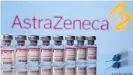  ??  ?? Lange hatte der Impfstoff von AstraZenec­a trotz guter Wirkung einen schlechten Ruf.