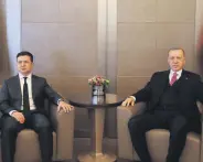  ??  ?? President Recep Tayyip Erdoğan (R) with Ukraine’s President Volodymyr Zelenskiy in Istanbul, Turkey, April 10, 2021.