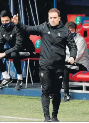  ??  ?? Foulquier no esstuvo fino en labores defensivas ante el Osasuna.