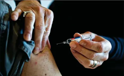  ?? FOTO: ANITA GRAVERSEN ?? Sidste år vaccinered­e apotekerne cirka 250.000 i hele vaccinatio­nssaesonen.