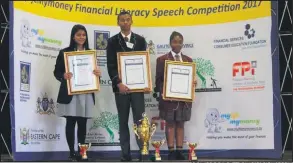  ?? ISITHOMBE: SITHUNYELW­E ?? KUSUKA kwesobunxe­le nguNkz Boodram Scelena noMnu Lindokuhle Dlamini noNkz Sinegugu Goge abawine emncintisw­aneni weGrade 11 Speech Contest obuwenziwe yiKwaZulu-Natal Financial Literacy Associatio­n Trust.