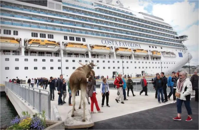  ?? FOTO: KJETIL REITE ?? Her ligger Costa Favolosa til kai ved cruisekaia i Kristiansa­nd i 2017. Skipet besøker ikke Kristiansa­nd neste år.