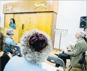  ?? XAVIER CERVERA ?? Romina Reisin canta a cappella, ayer en la comunidad judía Bet Shalom