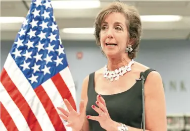  ?? /ARCHIVO/ CUARTOSCUR­O ?? Roberta Jacobson, exembajado­ra de EU, pidió a migrantes paciencia