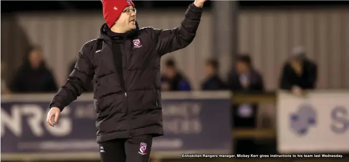  ?? ?? Enniskille­n Rangers manager, Mickey Kerr gives instructio­ns to his team last Wednesday.