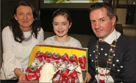  ??  ?? People’s Choice award winner and Overall Individual Primary School winner, Laura Kehoe (Ballyellis Ns) and her decoration ‘I “Can” Sing Choir’, with Cliona Connolly, Wexford County Council, and Cllr John Hegarty.