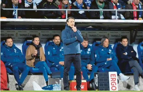  ?? Foto: Tim Groothuis, Witters ?? Niko Kovac muss mitansehen, wie sich sein FC Bayern beim Zweitligis­ten VfL Bochum sehr schwertut. Über 60, 70 Minuten hätte sein Team sehr viel falsch gemacht, sagt der Trainer. Nun geht es darum, die richtigen Schlüsse zu ziehen.