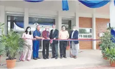  ??  ?? Momento de la inauguraci­ón de la nueva clínica oftalmológ­ica del Chaco.