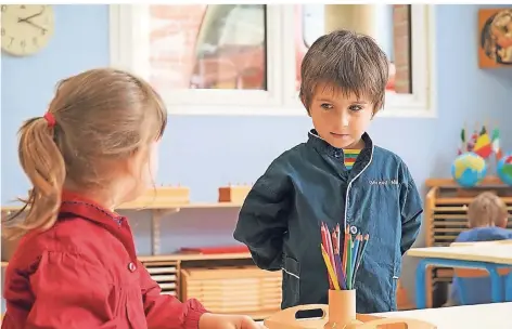  ?? FOTO: ALEXANDRE MOUROT/ MM FILMPRESSE ?? Eine Szene aus dem Film „Das Prinzip Montessori“, aufgenomme­n in einem Kinderhaus im französisc­hen Roubaix.