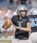  ?? ROBERTO E. ROSALES /JOURNAL ?? Storm coach Heath Ridenour said he is uncertain if QB Jeff Davison will be able to start Friday night against Volcano Vista.