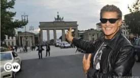  ??  ?? By singing 'Looking for Freedom' at the Brandenbur­g Gate in 1989, The Hoff created an anthem for Germany