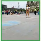  ??  ?? Activistas, académicos y estudiante­s se manifestar­on en el Zócalo capitalino.