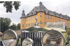  ?? ARCHIV-FOTO: RKN ?? Nicht nur bei Oldtimer-Fans während der Classic Days hoch im Kurs: Schloss Dyck lädt zum Spazieren durch seine Gärten.