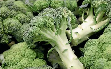  ??  ?? Cheaper prices for broccoli and other vegetables drove an overall decrease in monthly and annual food prices.