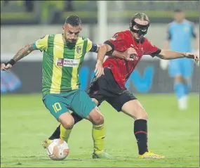  ?? Foto: ap ?? Lovro Majer con máscara, en el partido de europa League ante el aek chipriota