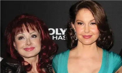  ?? ?? Naomi and Ashley Judd in Los Angeles in 2013. Photograph: Broadimage/Rex/Shuttersto­ck