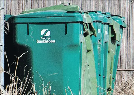  ?? GORD WALDNER/FILES ?? Council agreed Monday that the pickup of organic materials in green bins will take place every two weeks.