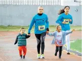  ?? /ESPECIAL ?? Grandes y pequeños participar­on en el evento deportivo Con Causa