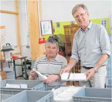  ?? FOTO: BETTINA BUHL ?? Frank Reisinger (rechts) ist der Geschäftsf­ührer der Lebenshilf­e im Landkreis Lindau.