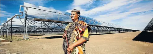  ?? Picture: Masi Losi ?? Chief Paul Swartbooi of Namaqualan­d in front of the collectors at Xina Solar One at Pofadder in the Northern Cape.
