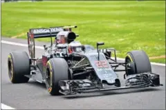  ??  ?? FUTURO. McLaren trabaja en el MP4-31 y en el nuevo modelo.