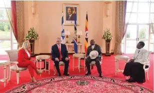  ?? (Haim Zach/GPO) ?? PRIME MINISTER Benjamin Netanyahu and his wife Sara meet with Ugandan President Yoweri Museveni and Ugandan Education Minister Janet Museveni in Entebbe yesterday.