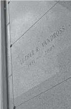  ?? NORTHJERSE­Y.COM CHRIS MARKSBURY/ ?? Singer-songwriter Luther Vandross is buried in George Washington Memorial Park in Paramus.