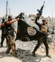  ?? Foto: Getty Images ?? In der Vergangenh­eit feierten irakische Kräfte die Zurückdrän­gung des Islamische­n Staats. Jetzt ist der IS wieder auf dem Vormarsch.
