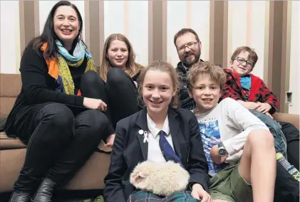  ?? PHOTO: GREGOR RICHARDSON ?? Healing at home . . . The Pettigrew family with Thomas the guinea pig (from left) Rachel, Aila (11), Freya (13), Nathan, Felix (9) and Amos (5) in Dunedin last night.