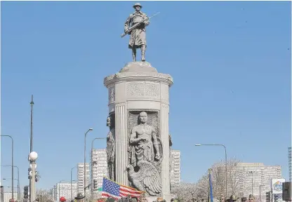  ?? SUN-TIMES FILE ?? Victory Monument at 35th and King Drive.