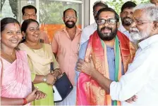  ?? H. VIBHU ?? (From top) LDF candidate C. Raveendran­ath, UDF candidate Benny Behanan, and NDA candidate K. A. Unnikrishn­an during their poll campaign in the Chalakudy Lok Sabha constituen­cy.