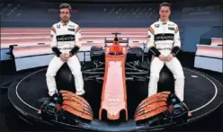  ??  ?? MOMENTOS DIFÍCILES. Alonso y Vandoorne forman el dúo actual.