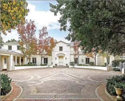  ?? Hilton & Hyland ?? THE HILTON estate in Bel- Air has 13 bedrooms and 17 bathrooms, about right for a hotel mogul.