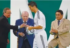  ??  ?? Pérez, Di Stéfano, Ronaldo e Eusébio há nove anos