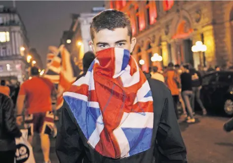  ?? FOTO: DPA ?? Ein Gegner der schottisch­en Unabhängig­keit demonstrie­rt vor dem Referendum 2014 in Glasgow. Das Nein-Lager gewann damals.