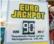  ?? Foto: Seeger, dpa ?? Ein 25-jähriger Oberfranke hat den Eurojackpo­t geknackt.