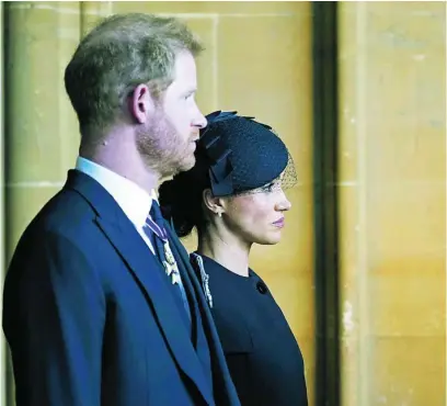  ?? GTRES ?? El príncipe Harry y su esposa, Meghan Markle, en el funeral de Isabel II