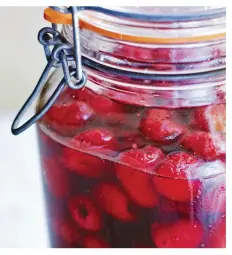 ?? ?? Infuse raspberrie­s in apple cider vinegar to add delicious flavour to salad dressings