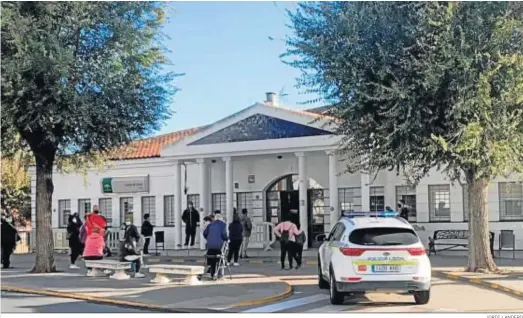  ?? JORDI LANDERO ?? El centro de salud de Cartaya en una imagen de hace unas semanas.