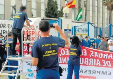  ??  ?? Asamblea de trabajador­es de Airbus Puerto Real, en una imagen reciente.