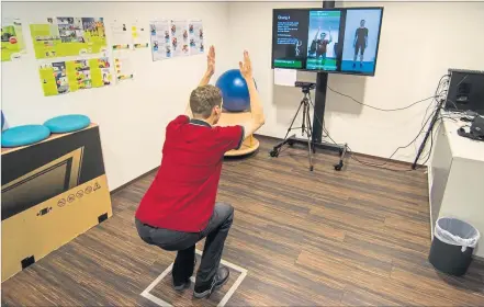  ?? [ FH St.Pölten ] ?? Das Kinect-System wurde für Übungen genutzt: Es gibt direkt Feedback an den Probanden, der Müdigkeit abbauen soll.