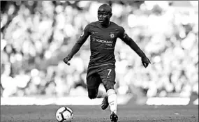  ??  ?? Chelsea zal N’Golo Kanté niet dwingen om de groepstrai­ningen te hervatten. (Foto: ESPN)