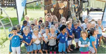  ?? Picture: MADELEINE CHAPUT ?? DOING THEIR BIT: The children at Fun @ 4 Preschool made beautiful hearts out of wood, ribbons and lots of love for the children at CHOC in support of Internatio­nal Childhood Cancer Day last year. The children also bought CHOC heart badges that they got...