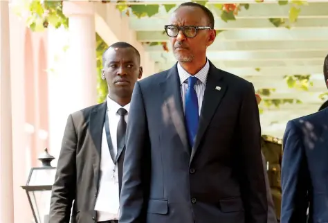  ?? SANTOS PEDRO | EDIÇÕES NOVEMBRO ?? Paul Kagame cumpre visita de algumas horas ao país a convite do Chefe de Estado e Campeão da União Africana para a Paz