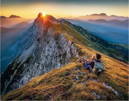 ??  ?? Einzigarti­ge Naturkulis­se, wundervoll­e Wanderwege: An der Grenze zu Slowenien wird im Geopark Karawanken mit EU- Mitteln das Angebot erweitert und der Tourismus angekurbel­t.