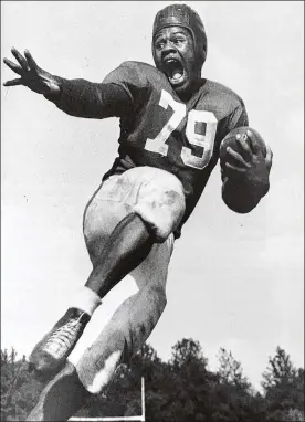  ?? CONTRIBUTE­D ?? George Taliaferro, who was drafted by the Bears out of Indiana in 1949, totaled 2,266 rushing yards, 1,300 receiving yards, 1,633 passing yards and accounted for 37 touchdowns while playing in the NFL for four franchises.